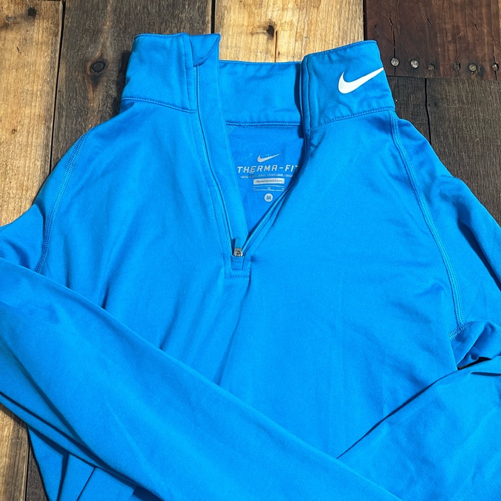 Nike therma fit running top